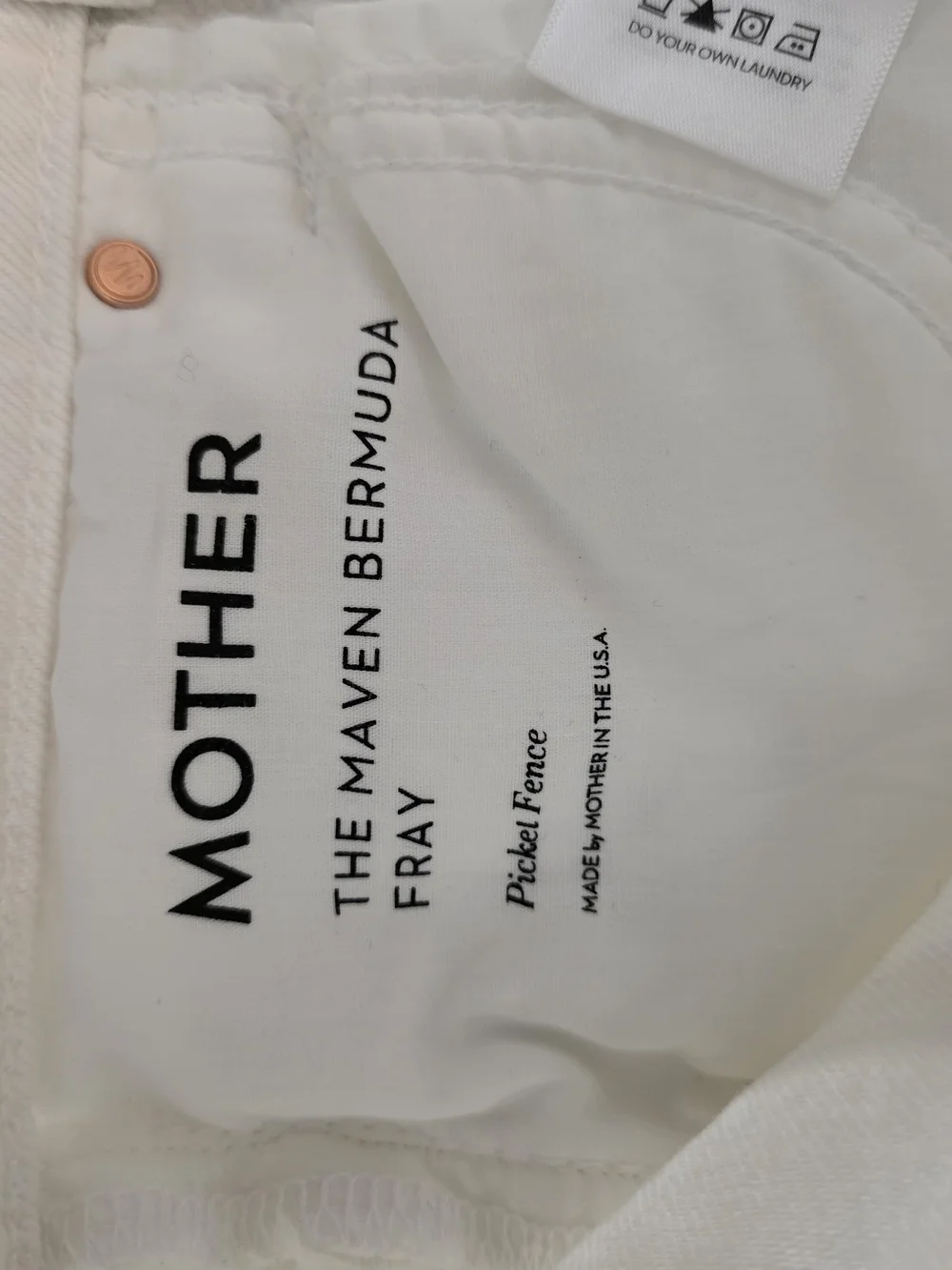 Mother Maven Bermuda Fray Shorts in Picket Fence Size 24